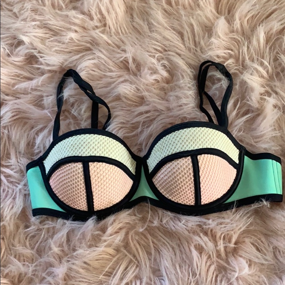Bikini top